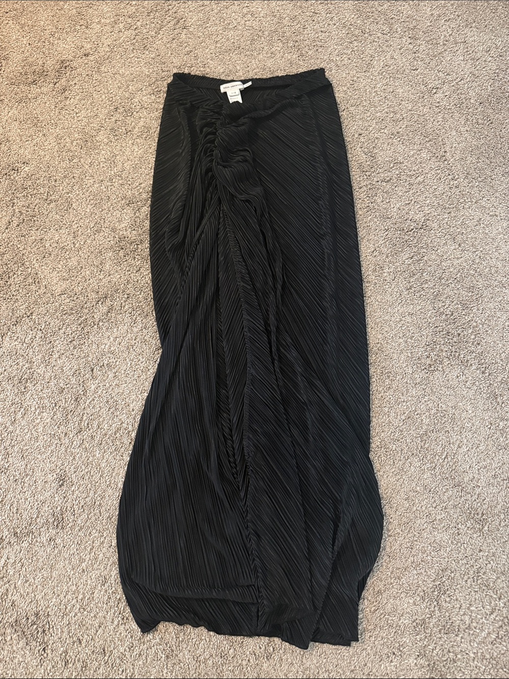 Good American Ruched High Slit Maxi Skirt 1/2